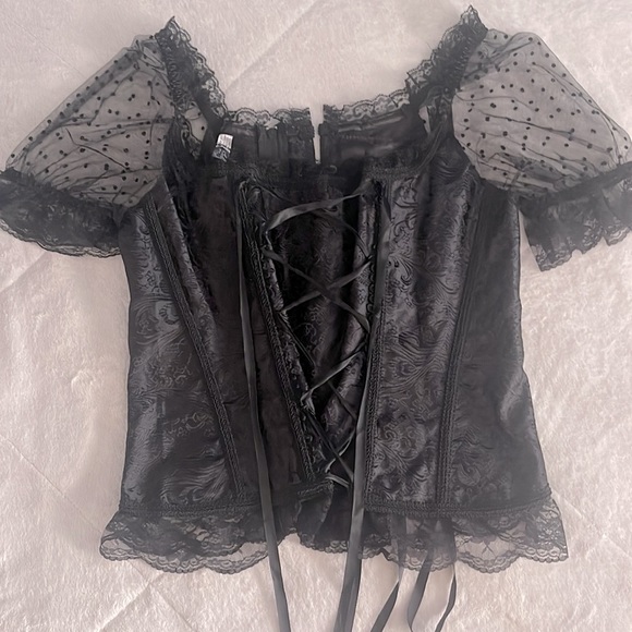 LARGE Gothic Lace and Satin Black Corset - Picture 6 of 11